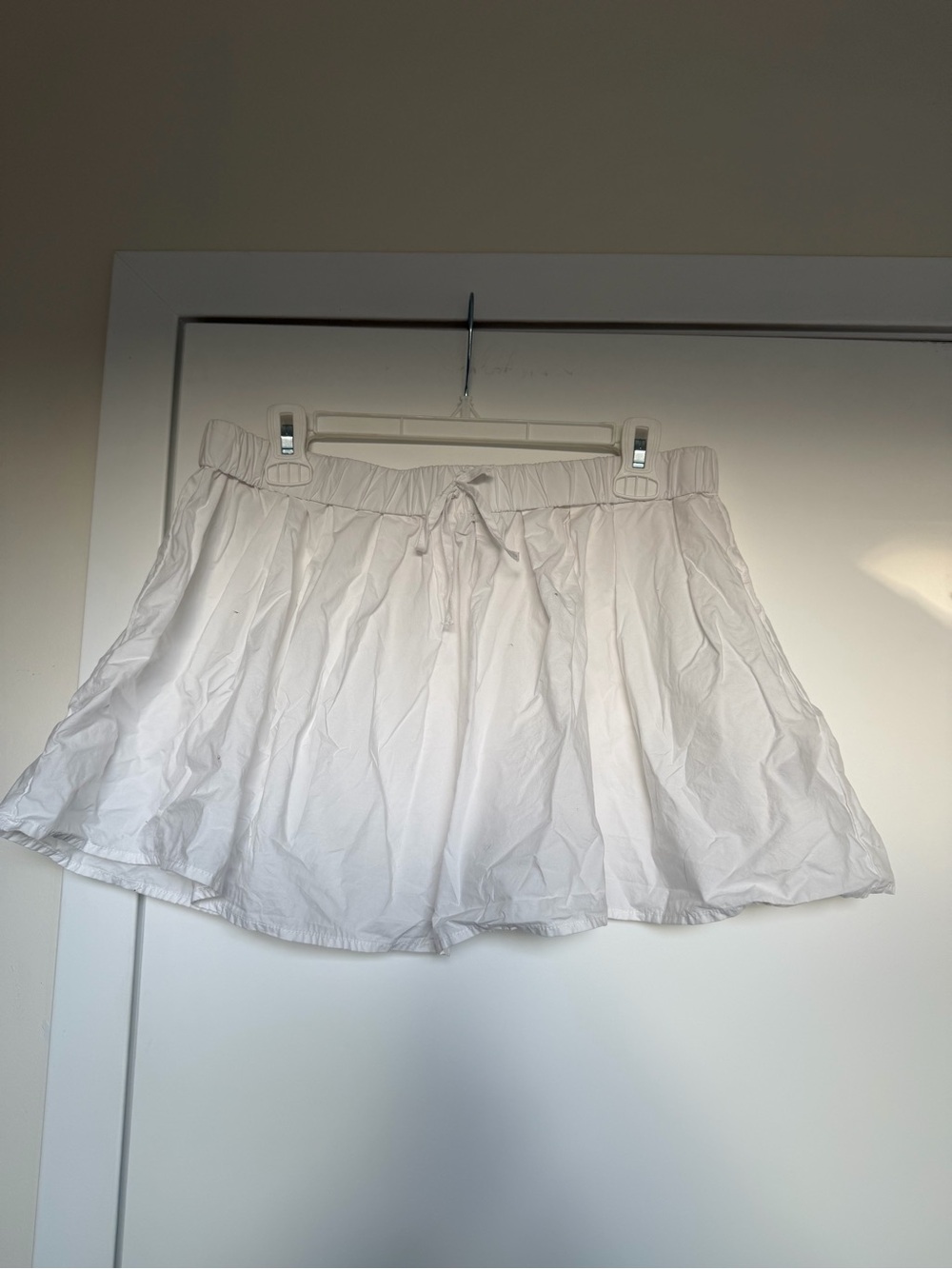 H&M White Circle Skirt
